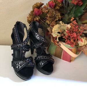 Pour La Victoire Black Leather Chain Shoes